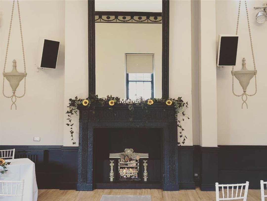 Crown Hotel Nantwich Extérieur photo