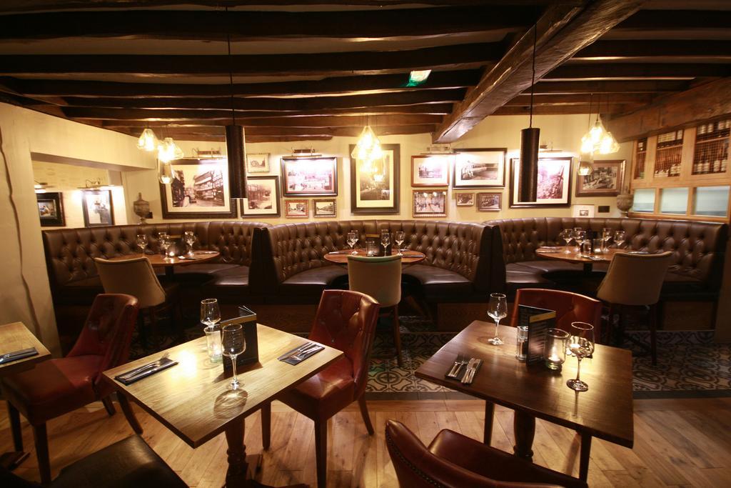 Crown Hotel Nantwich Extérieur photo